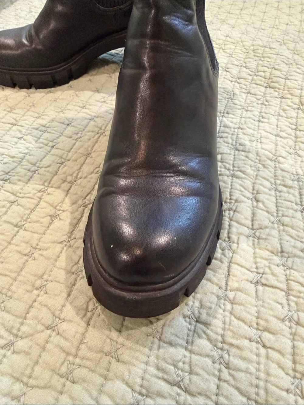 Steve Madden bold chelsea